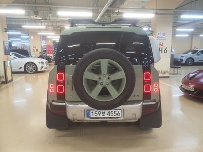 LAND ROVER DEFENDER - 3