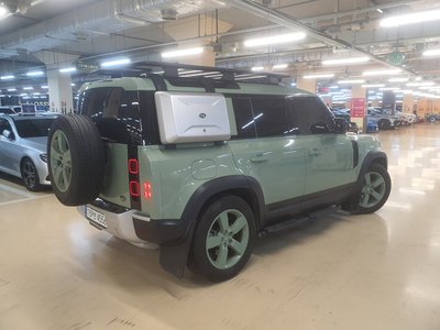 LAND ROVER DEFENDER - 7