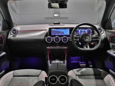 MERCEDES-BENZ GLA - 2