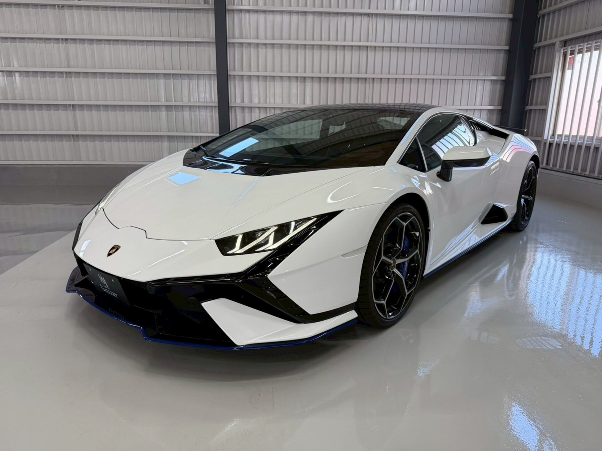 LAMBORGHINI HURACAN - View 1
