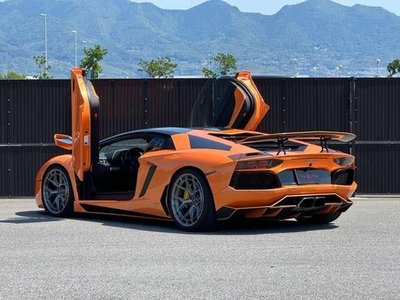 LAMBORGHINI AVENTADOR - 6