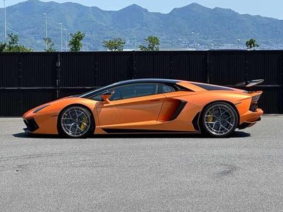 LAMBORGHINI AVENTADOR - 3