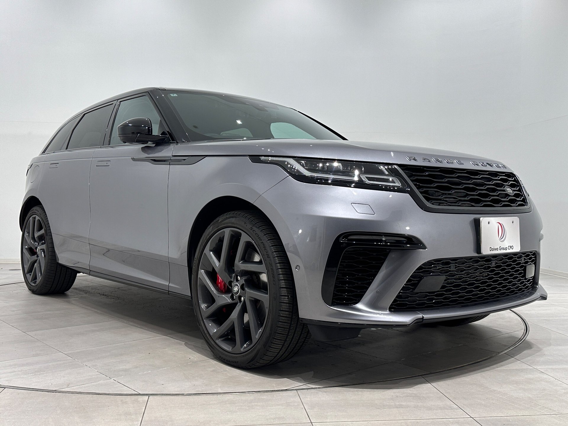 LAND ROVER RANGE ROVER VELAR - View 1