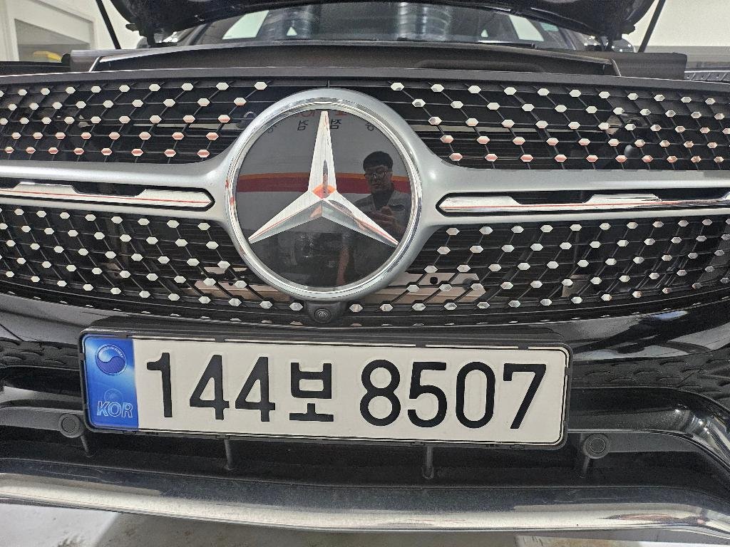 MERCEDES-BENZ GLC - View 1