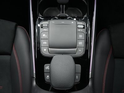صورة مصغرة 18 لـ 2022 Mercedes-BENZ GLB AMG