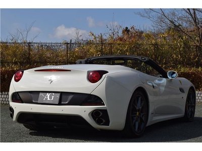 FERRARI CALIFORNIA - 10