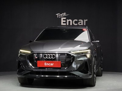 AUDI E-TRON - 2