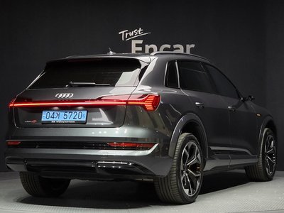 AUDI E-TRON - 3
