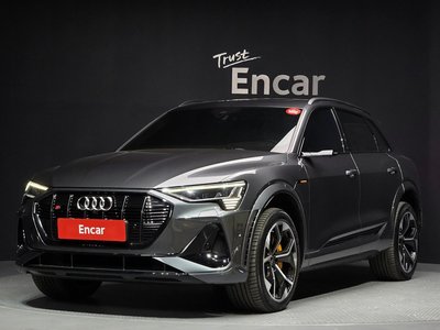 AUDI E-TRON - 1