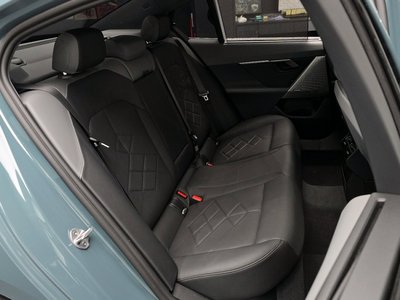 صورة مصغرة 11 لـ 2025 BMW 5 SERIES