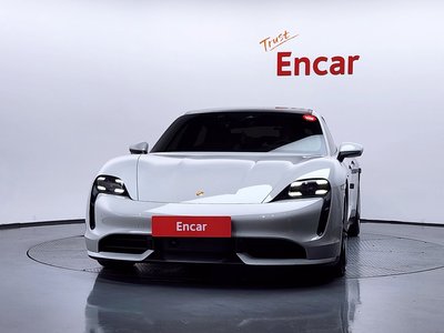 2024 Porsche TAYCAN photo 2