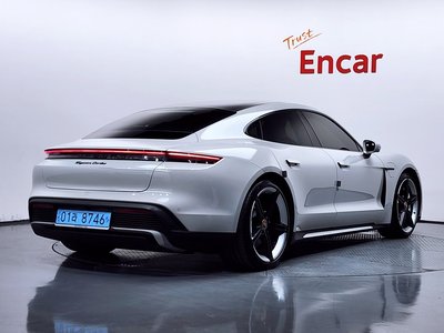 2024 Porsche TAYCAN photo 4