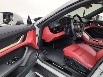 2024 Porsche TAYCAN photo 10