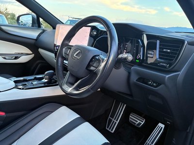2023 Lexus NX — миниатюра 17