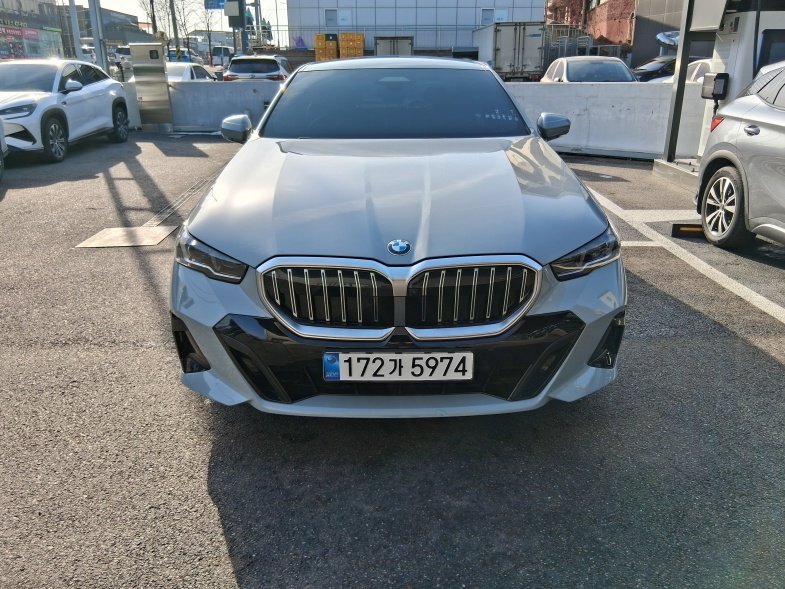 BMW 5 SERIES - View 1