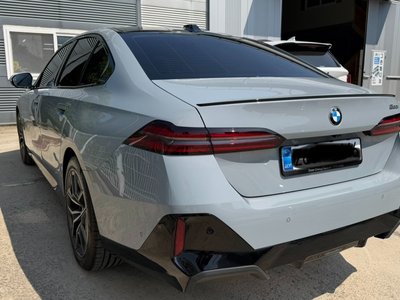 2025 BMW 5 SERIES 照片 6