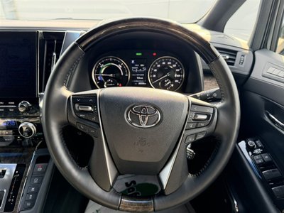 2023 Toyota ALPHARD — фото 6