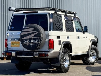 TOYOTA LAND CRUISER 70 - 7