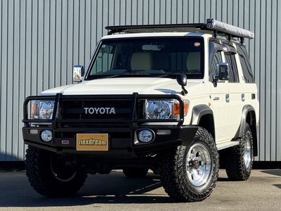 TOYOTA LAND CRUISER 70 - 10
