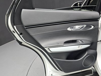 2023 Genesis GV70 thumbnail 15