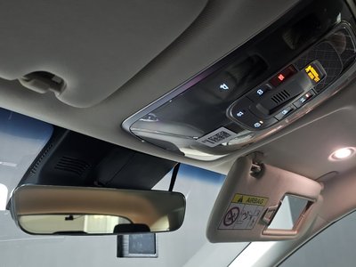 2023 Genesis GV70 thumbnail 23