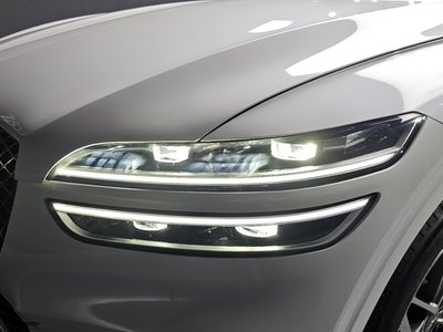 صورة 9 لـ 2023 Genesis GV70
