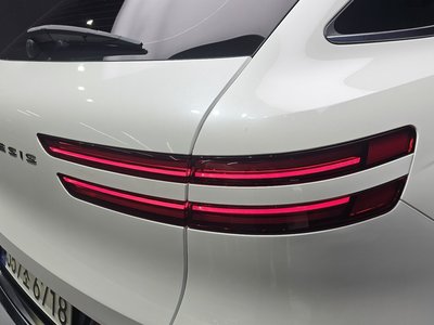 صورة 10 لـ 2023 Genesis GV70