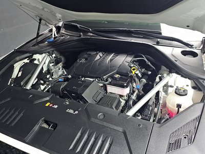 صورة 7 لـ 2023 Genesis GV70