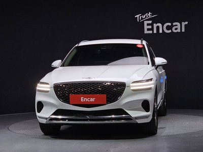 صورة 2 لـ 2023 Genesis GV70