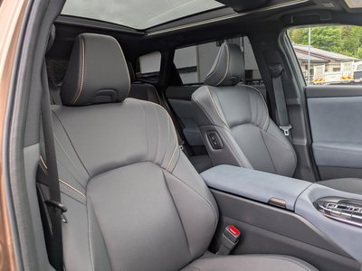 صورة 14 لـ 2025 Toyota CROWN ESTATE