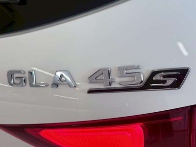 MERCEDES-BENZ GLA - 10