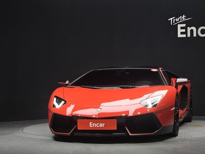 2016 Lamborghini AVENTADOR photo 2