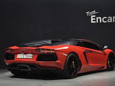 2016 Lamborghini AVENTADOR photo 4