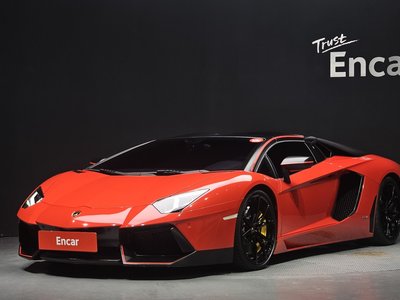 2016 Lamborghini AVENTADOR photo 1
