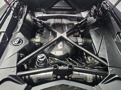 2016 Lamborghini AVENTADOR photo 7
