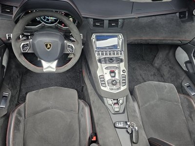 2016 Lamborghini AVENTADOR photo 5