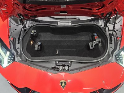 2016 Lamborghini AVENTADOR thumbnail 18