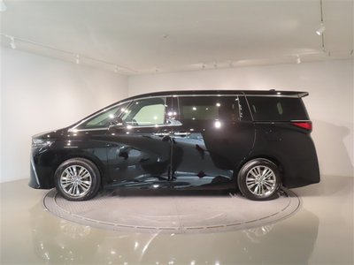 2025 Toyota ALPHARD photo 2