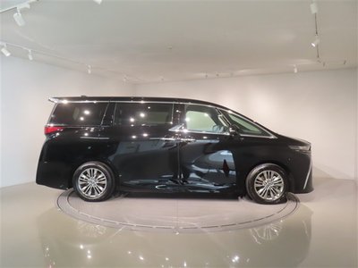 2025 Toyota ALPHARD photo 4