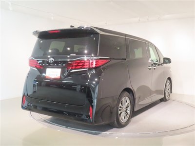 2025 Toyota ALPHARD photo 3