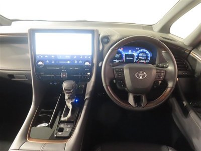 2025 Toyota ALPHARD photo 5