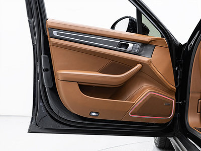 2023 Porsche PANAMERA thumbnail 16