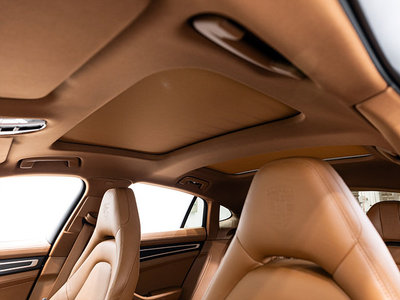 2023 Porsche PANAMERA thumbnail 18