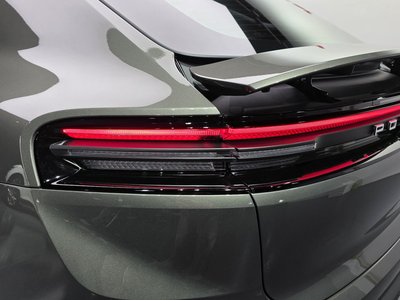 PORSCHE MACAN - 10