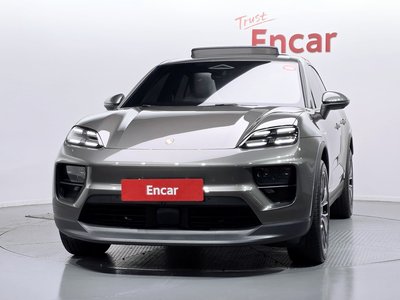 PORSCHE MACAN - 2