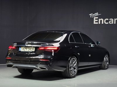 MERCEDES-BENZ E-CLASS - 4