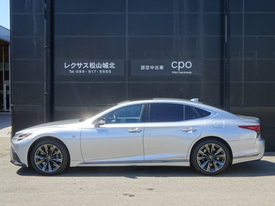صورة مصغرة 8 لـ 2021 Lexus LS