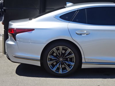 صورة مصغرة 10 لـ 2021 Lexus LS