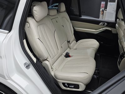 2023 BMW X7 — миниатюра 11