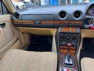 MERCEDES-BENZ MEDIUM-CLASS - 8